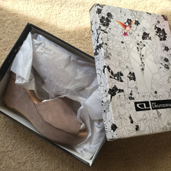 NEW Wedge Sandal MAKE OFFER - Picture 4 of 6